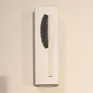 NIB! La Bonne Brosse N.02 Hair Brush in Creamy White